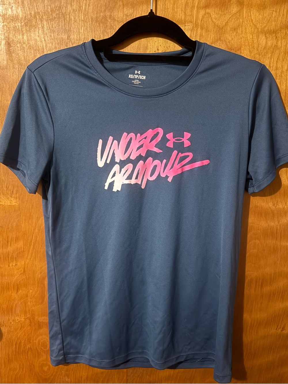 Under Armour HeatGear Blue Pink Graphic Athletic T-Shirt XS Loose